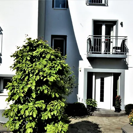 Feriendomizil Am Lindenplatz Bullay