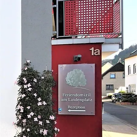Feriendomizil Am Lindenplatz ホテル ブライ