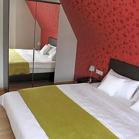 Feriendomizil Am Lindenplatz ホテル 3*