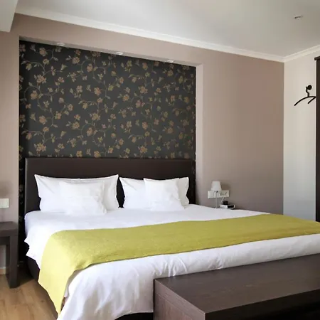 Hotel Feriendomizil Am Lindenplatz 3*