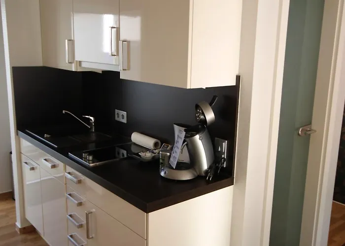 Hotel Feriendomizil Am Lindenplatz 3*