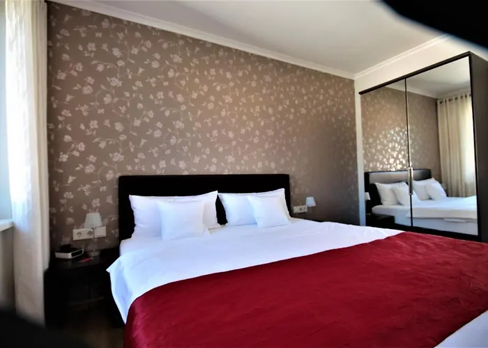 Feriendomizil Am Lindenplatz Otel Bullay