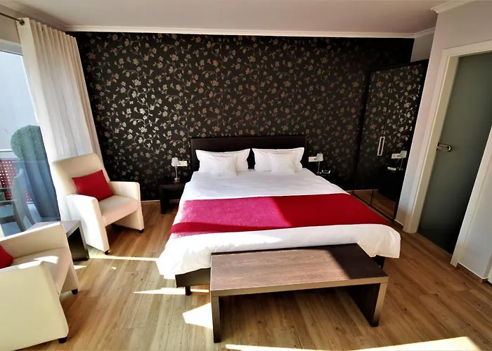 Hotel Feriendomizil Am Lindenplatz 3*